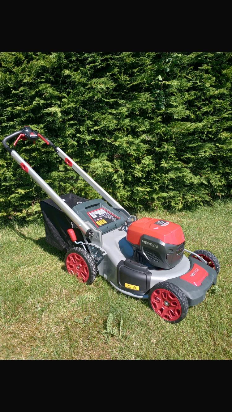 Lawn mower gallery image 4